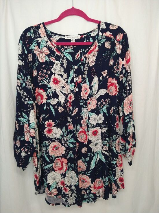 Emily Daniels Tops - Emily Daniels Size 1X Henley Popover Blouse Roll Tab Sleeve Black Floral